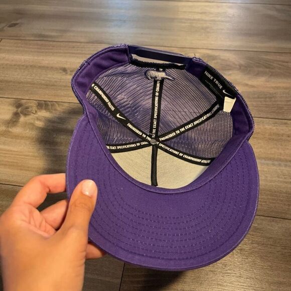 Nike LSU‎ Tigers Purple Baseball Style SnapBack Hat - Picture 5 of 6